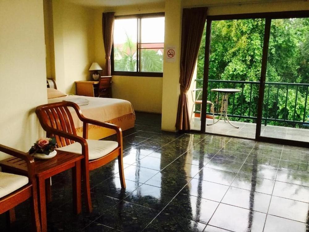 Shagwell Mansions Hotel Pattaya Exterior photo
